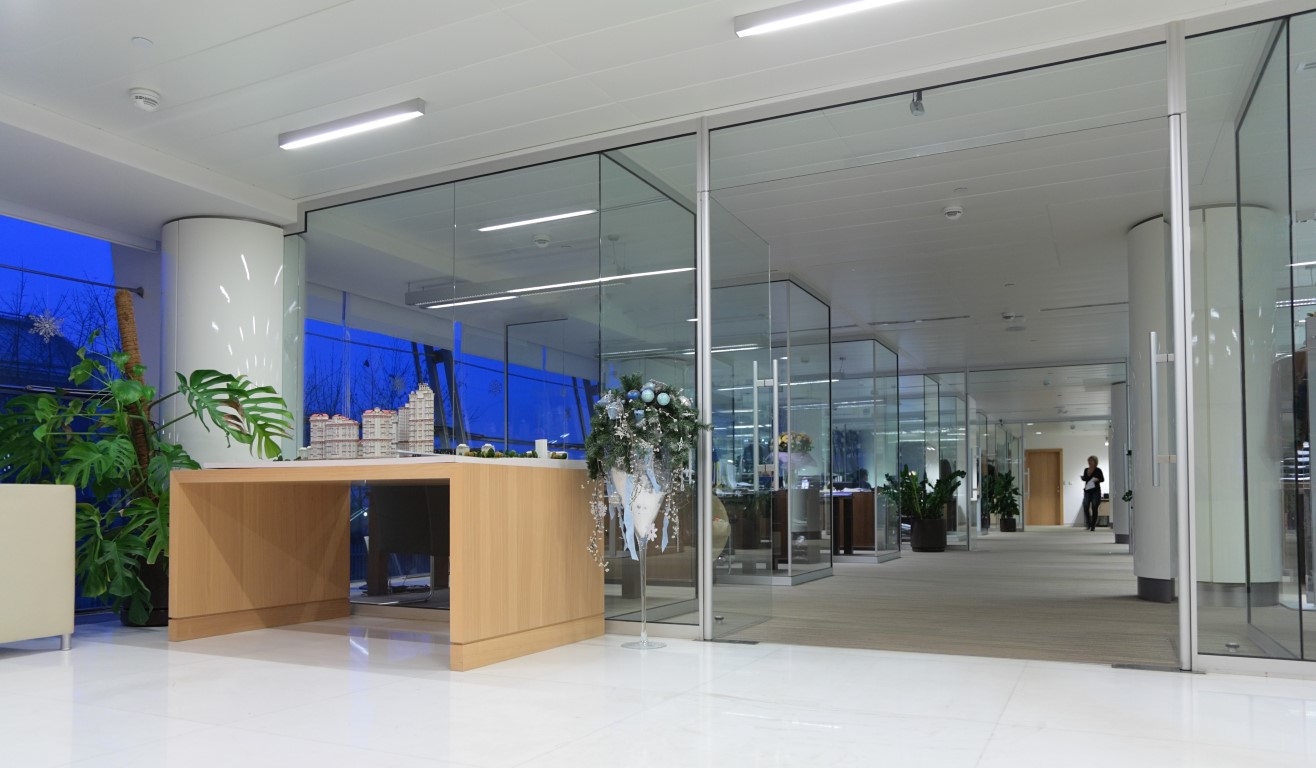 glass office partitions